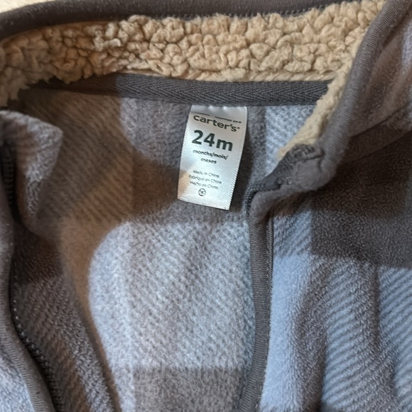 Carter’s fleece jumpsuit - Picture 2 of 3